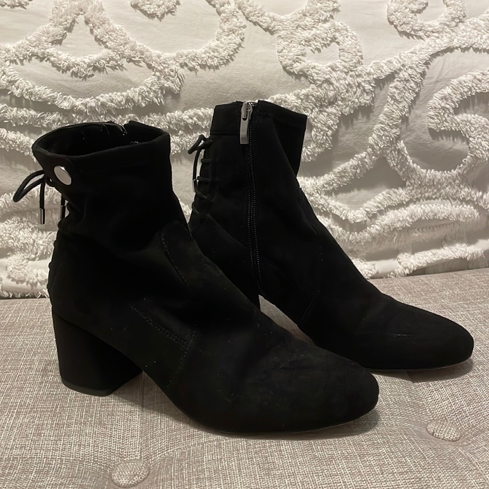 Black heel boots